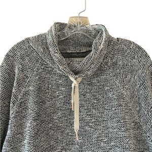 Aerie Black and White Knit Pullover Sweater